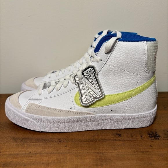 Nike Blazer Mid 77 Sneakers Shoes DQ1042 100 4Y / 5.5 Women New in Box - Picture 7 of 7